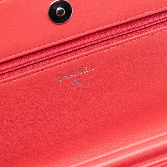 Pre-Loved Chanel Quilted Lambskin Color Pop CC Wallet on Chain - Picture 6 of 8